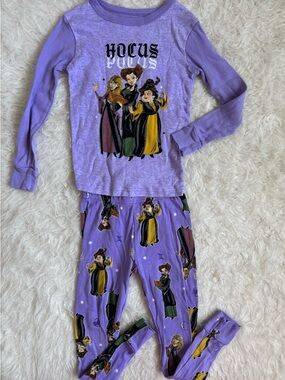 Disney’s Hocus Pocus Girls' Halloween Purple Comfy Pajama Set